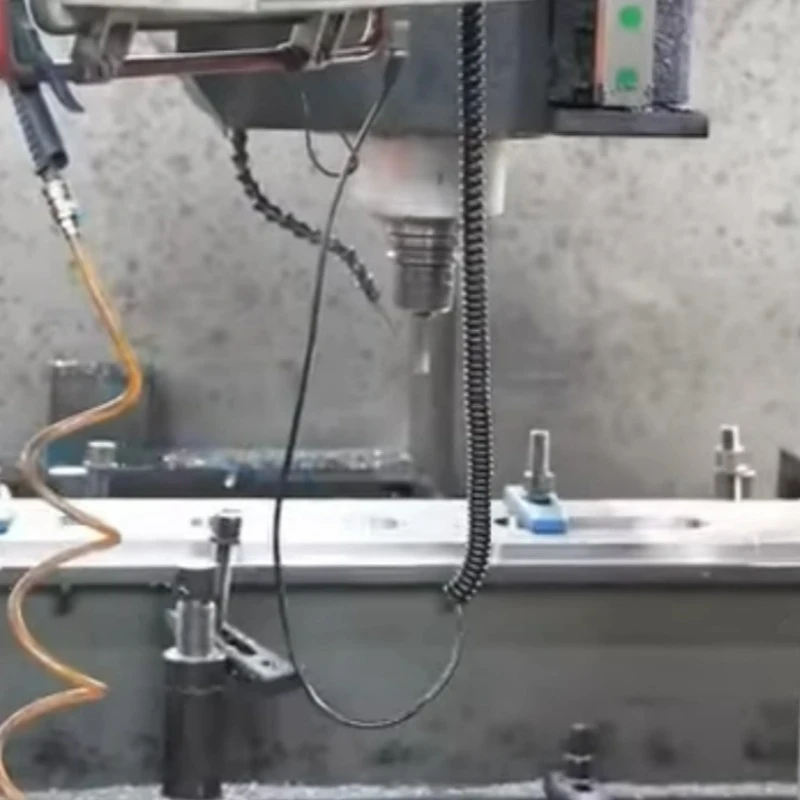 Ẹrọ Run Out Tester